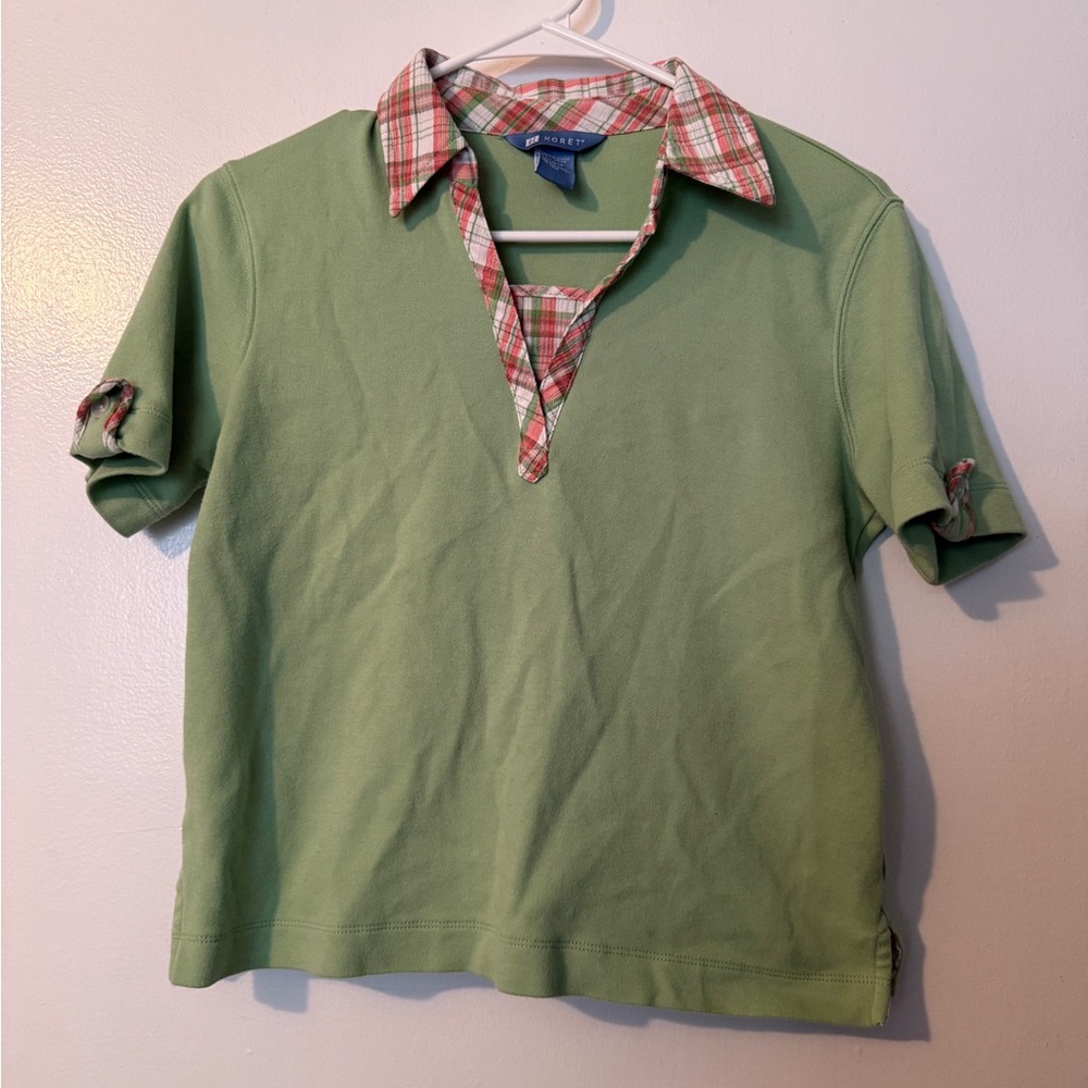 Koret Green Short Sleeve Top with Plaid Accents